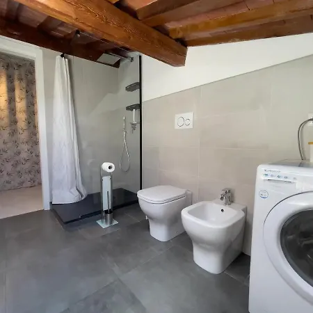 - Tra Pisa, Lucca E Firenze